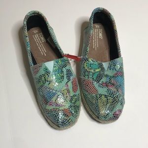 Butterfly leather mosaic print Toms size 6 NEW